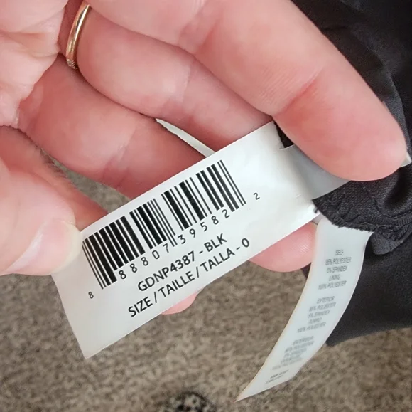 NWT GUESS Scuba Crepe Sweetheart Neck Sheath Dress, Size 0 - Picture 13 of 14